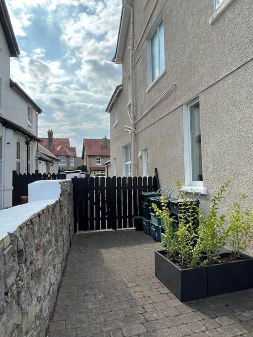 One Bedroom Apartment In The Centre Of Llandudno Exterior photo